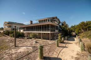 9 Bedroom Oceanfront Beach House in Debordieu